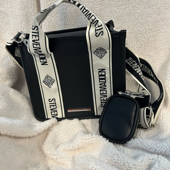 Steve Madden Viral TikTok crossbody bag - Picture 3 of 5